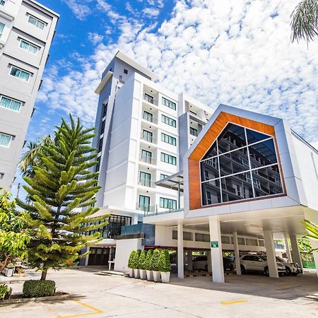 Phavina Hotel Rayong Sha Extra Plus Exteriör bild